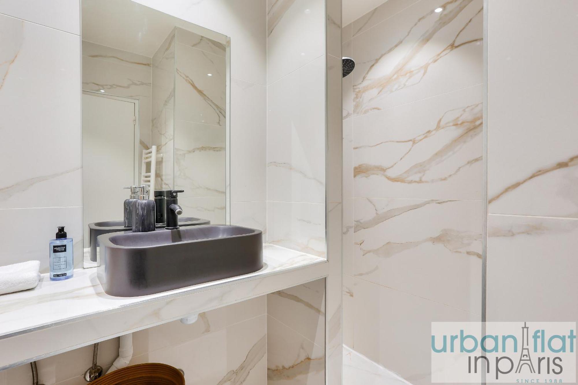 Urban Flat 96 - 1 Bedroom Aboukir Appartement Parijs